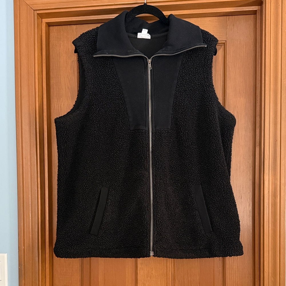 J.Jill Black Fleece Zip-Up Vest